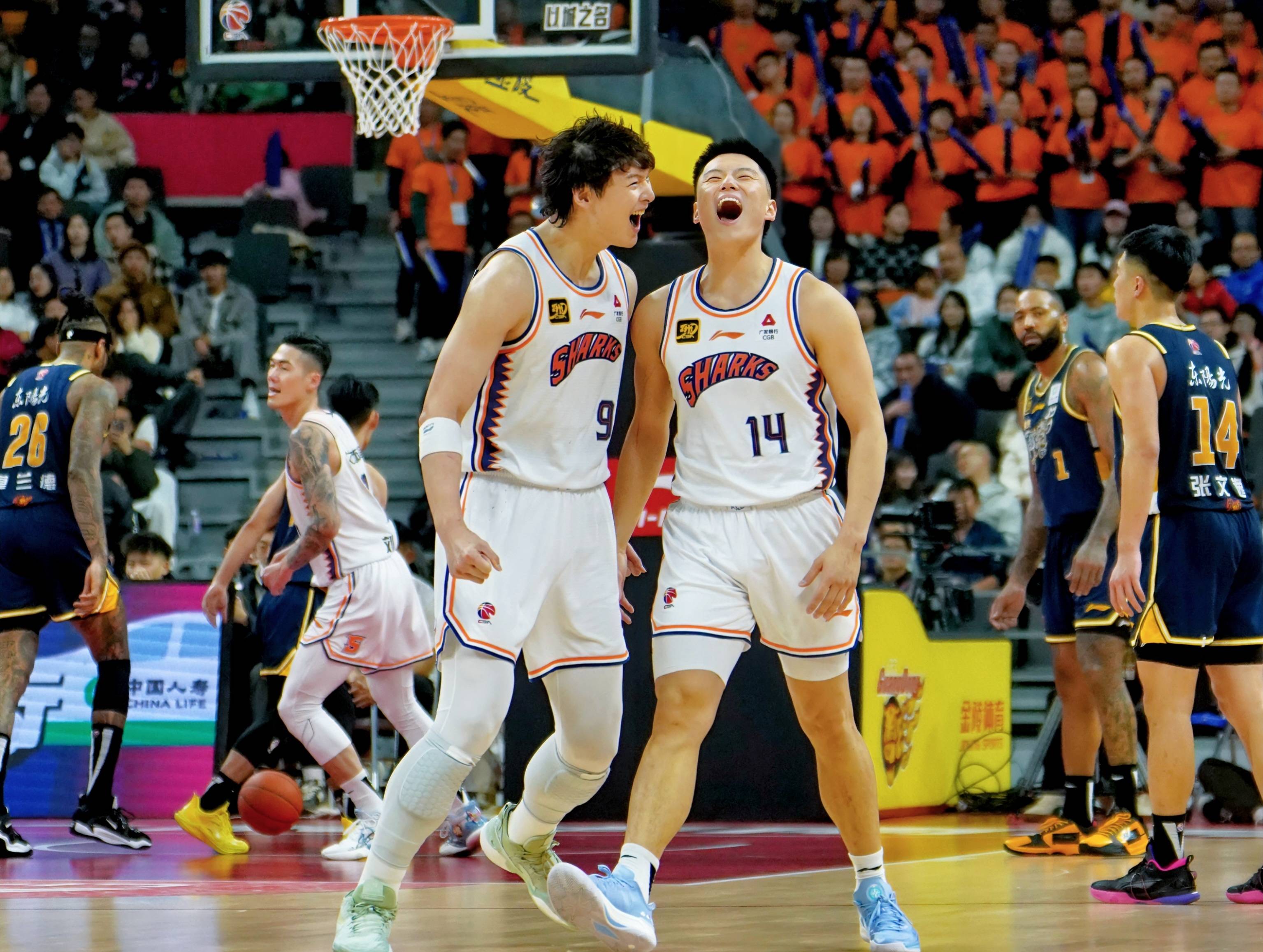 九游娱乐入口-包含布鲁克林篮网迎CBA季后赛关键赛，今晚迎来里程碑，态度坚定，身体对抗强度拉满的词条