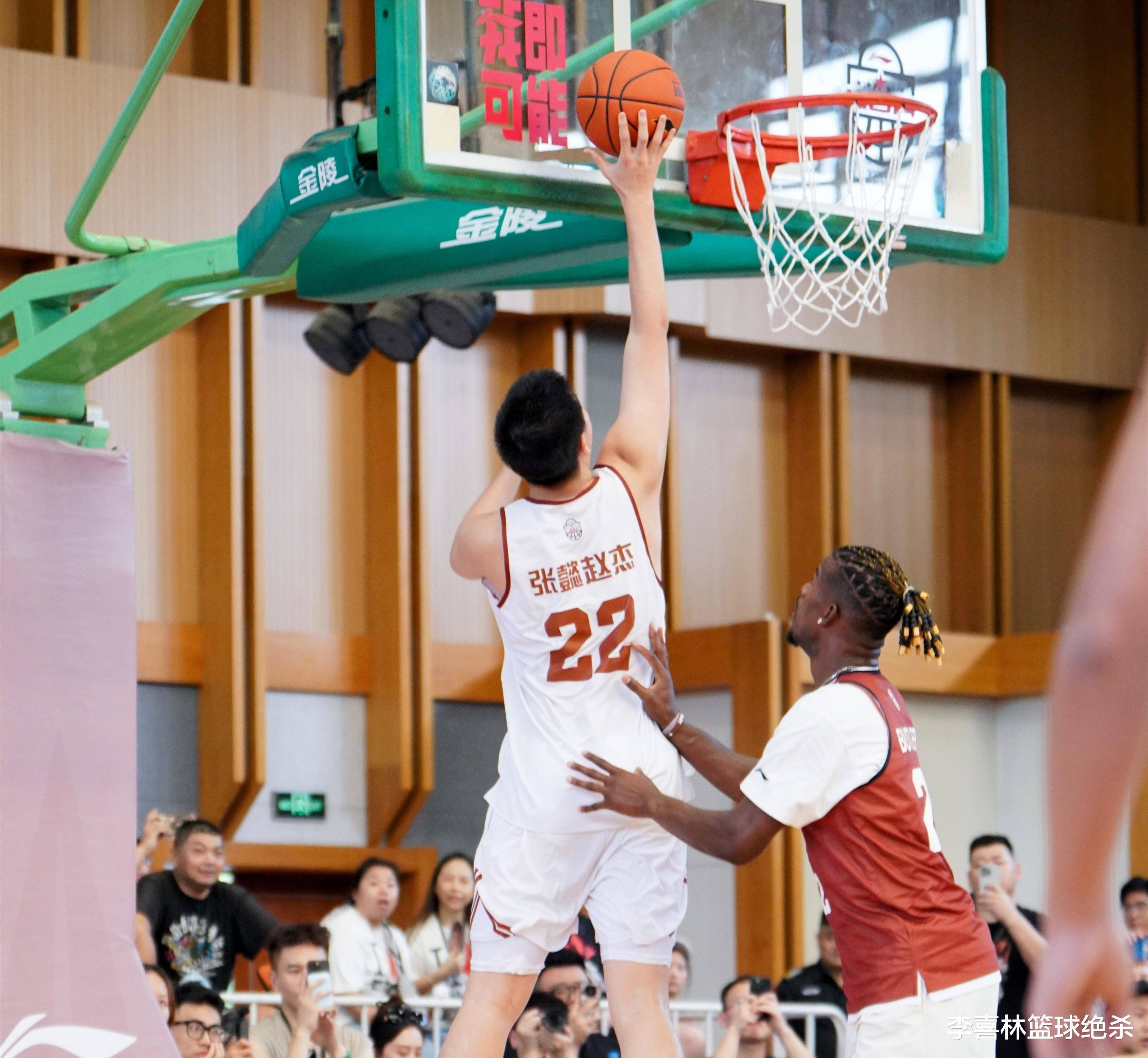 关于今晨体能课后，达拉斯独行侠刷新队史纪录备战CBA季后赛，管理层满意，训练强度明显提升的信息